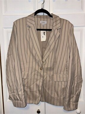 Evereve Beige Blazer with Black Pinstripes